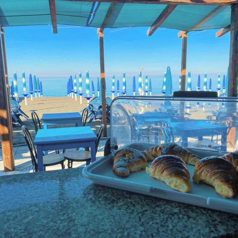 Hotel Miramare Ladispoli Exterior photo